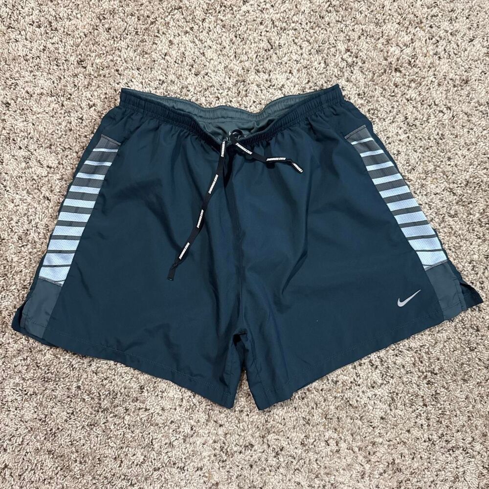 Nike Men's Navy and Blue Shorts